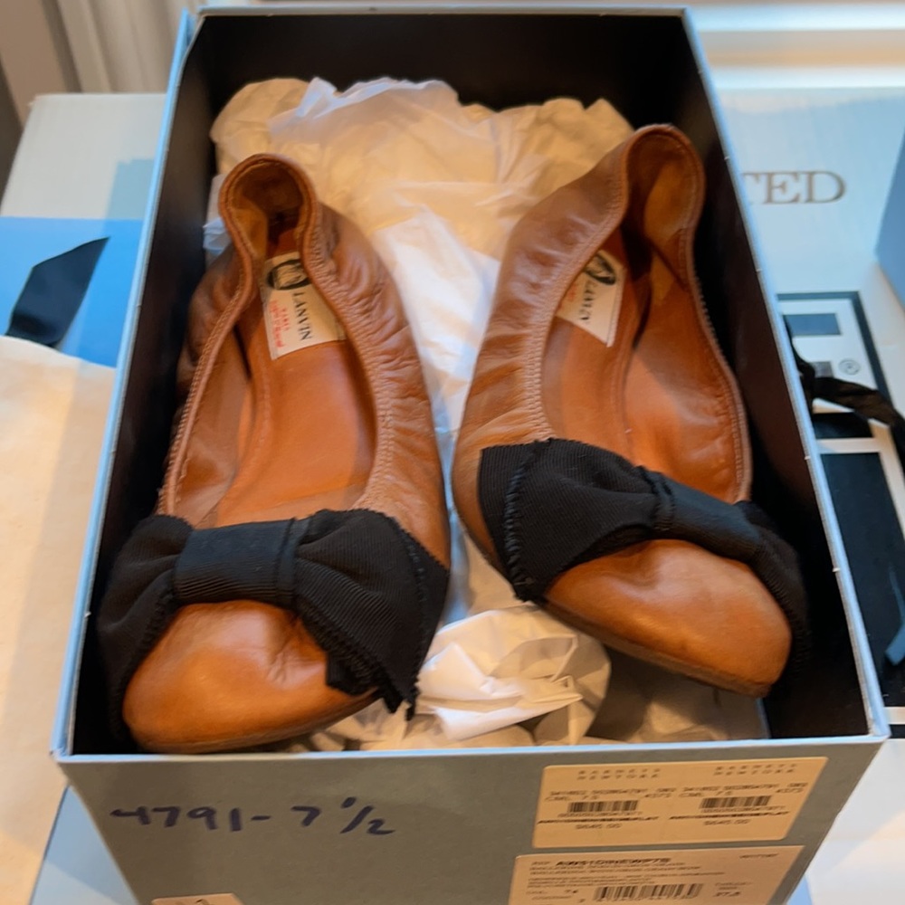 Lanvin flats in brown